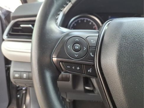 Used 2023 Toyota Camry SE image 16