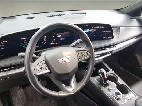 Used 2024 Cadillac XT4 Premium Luxury image 12