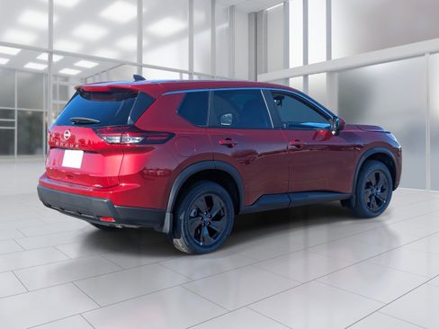 Used 2026 Nissan Rogue SV FWD image 5