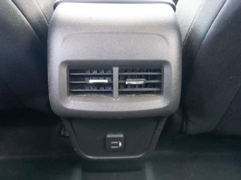 Used 2023 Chevrolet Equinox LT FWD image 15