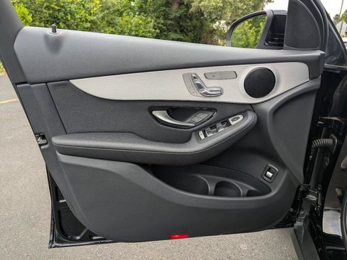 Used 2019 Mercedes-Benz GLC 300 4MATIC image 10