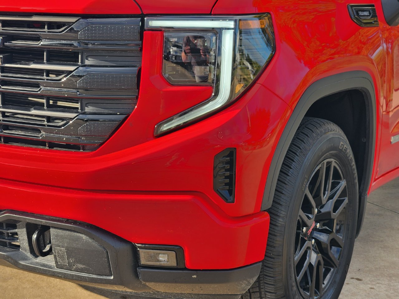 Used 2026 GMC Sierra 1500 Elevation RWD image 9