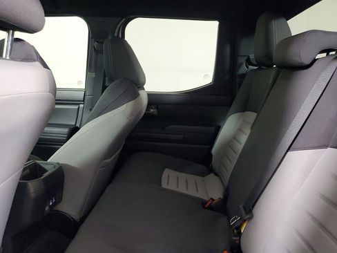 Used 2025 Toyota Tacoma TRD Sport image 11