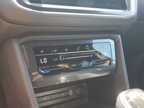 Certified 2023 Volkswagen Tiguan SE R-Line FWD image 27