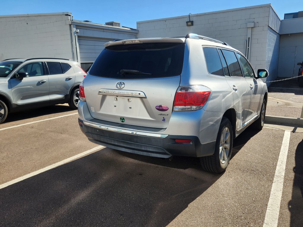 Used 2013 Toyota Highlander Plus AWD/4WD image 10