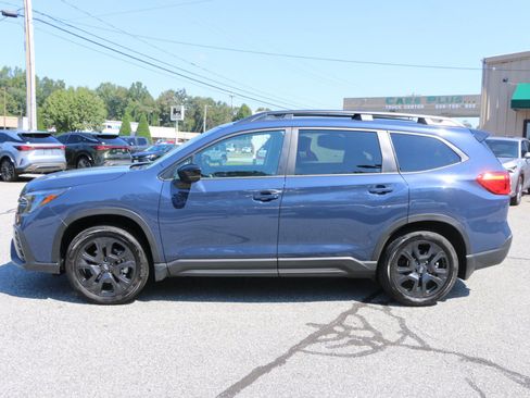 Used 2025 Subaru Ascent Onyx Edition w/ Onyx Package AWD/4WD image 2