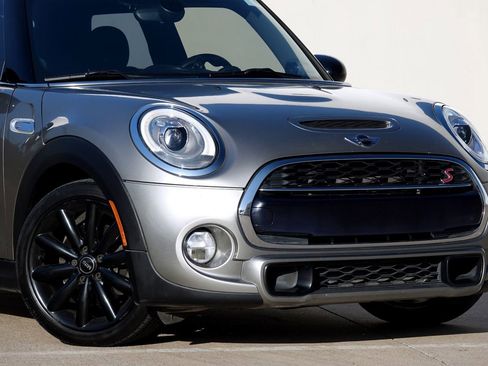 Used 2017 MINI Cooper S image 18