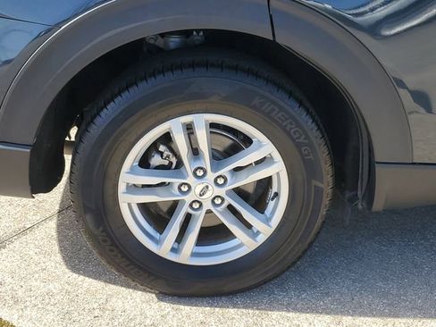 Used 2023 Ford Explorer XLT image 5