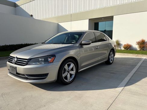 Used 2012 Volkswagen Passat 2.5 SE image 1