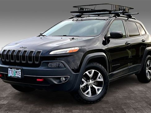 Used 2016 Jeep Cherokee Trailhawk w/ Leather Interior Group image 2