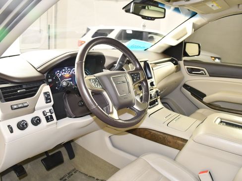 Used 2018 GMC Yukon Denali w/ Open Road Package AWD/4WD image 2