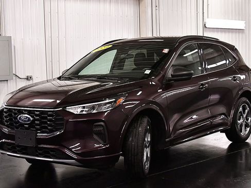 Used 2023 Ford Escape ST-Line w/ Tech Pack #1 image 3