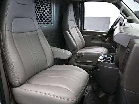 New 2025 Chevrolet Express 3500 Extended w/ Driver Convenience Package image 39