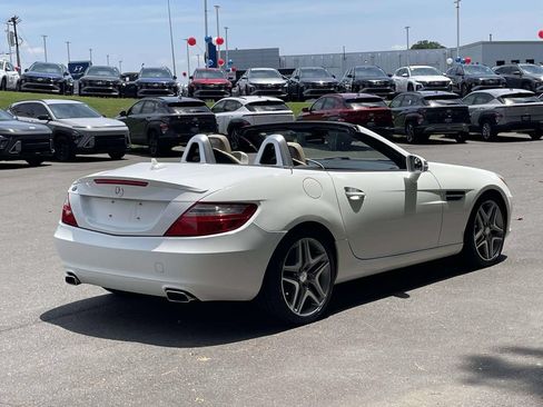 Used 2015 Mercedes-Benz SLK 250 image 11