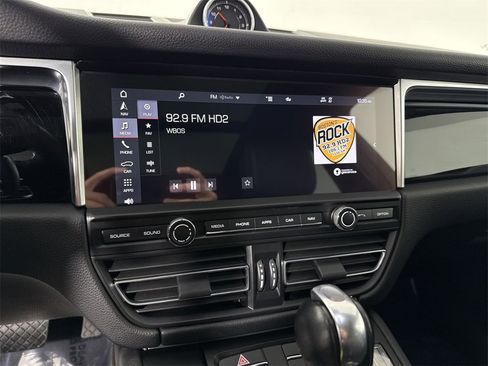 Certified 2021 Porsche Macan S image 28