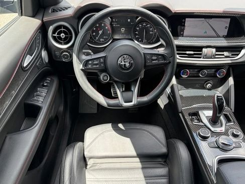 Used 2023 Alfa Romeo Stelvio Estrema AWD/4WD image 43