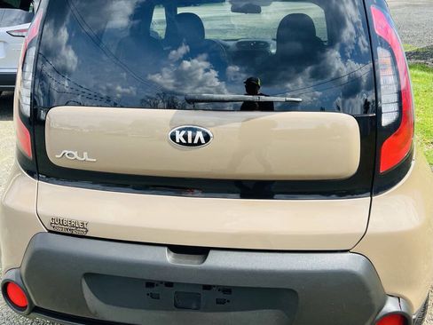 Used 2014 Kia Soul + FWD image 8