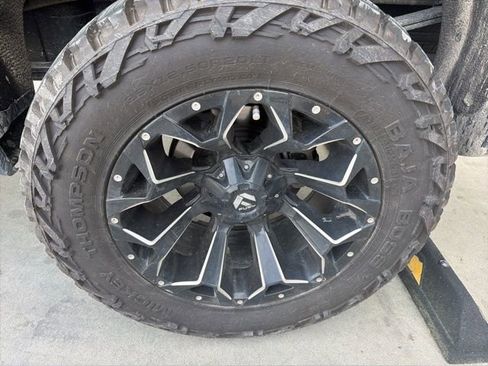 Used 2022 GMC Sierra 1500 AT4 w/ AT4 Preferred Package image 6