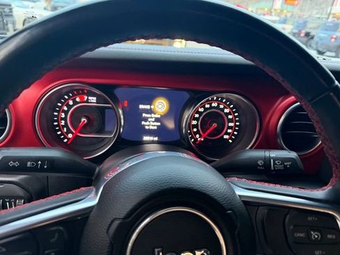 Used 2022 Jeep Wrangler Unlimited Rubicon image 13