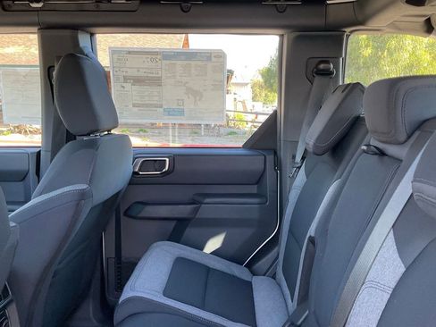 New 2025 Ford Bronco 4-Door image 30