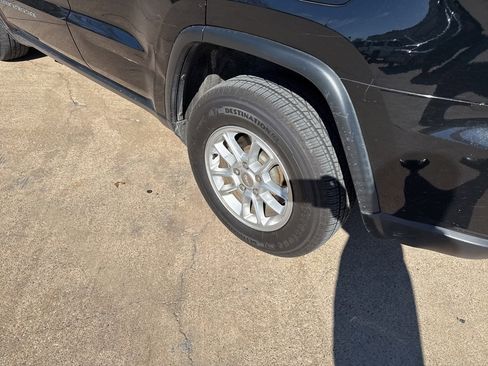 Used 2018 Jeep Grand Cherokee Laredo image 8