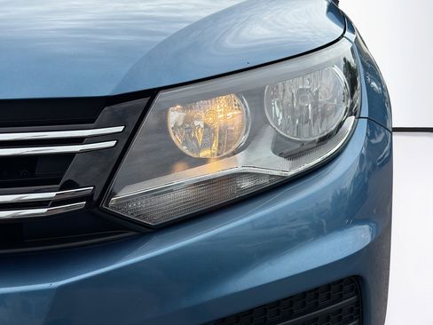 Used 2017 Volkswagen Tiguan Limited image 9