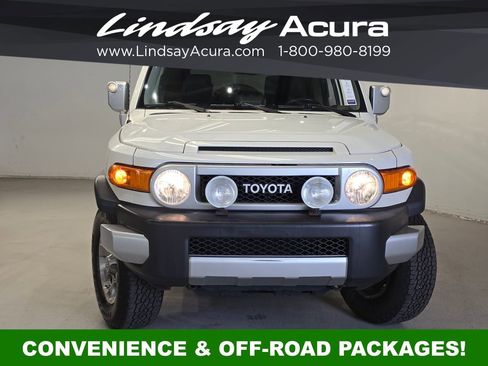 Used 2012 Toyota FJ Cruiser 4WD w/ Convenience Pkg image 2