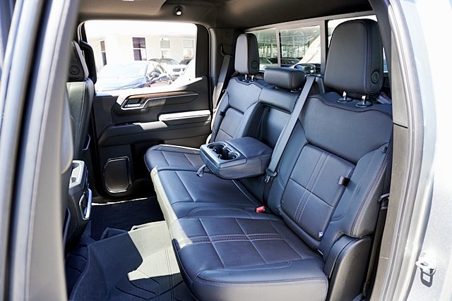 Used 2024 Chevrolet Silverado 1500 High Country w/ High Country Premium Package AWD/4WD image 27