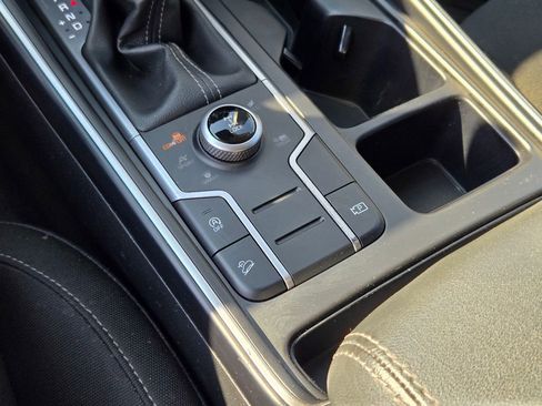 Used 2023 Kia Sorento LX image 35