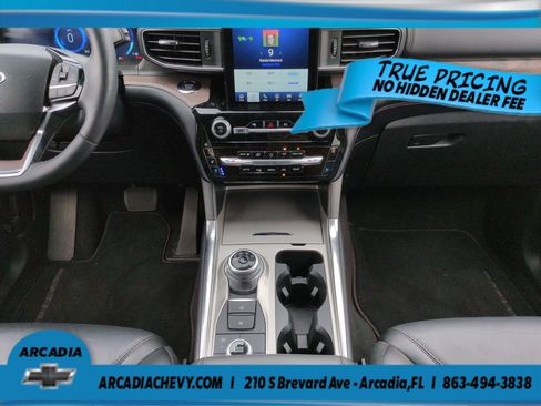 Used 2022 Ford Explorer Platinum w/ Equipment Group 601A AWD/4WD image 19