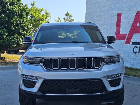 Used 2022 Jeep Grand Cherokee Limited RWD image 2