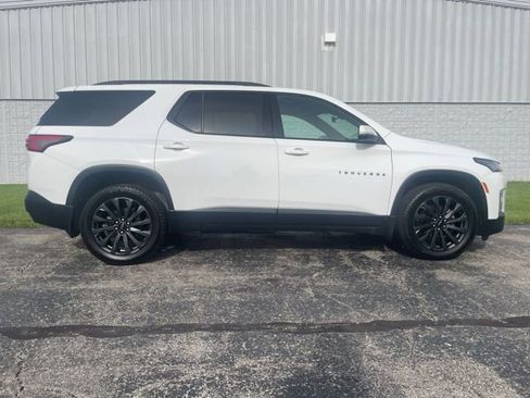 Used 2024 Chevrolet Traverse RS w/ LPO, Floor Liner Package AWD/4WD image 17
