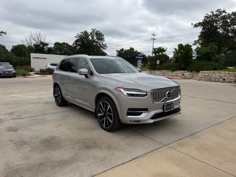 Certified 2023 Volvo XC90 B6 Plus AWD/4WD image 7
