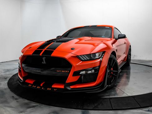 Used 2022 Ford Mustang Shelby GT500 w/ Technology Package RWD image 3