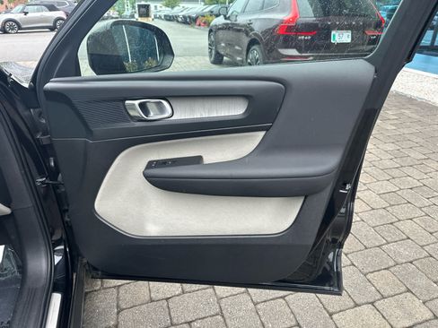 Used 2023 Volvo XC40 B5 Plus w/ Protection Package Premier AWD/4WD image 42