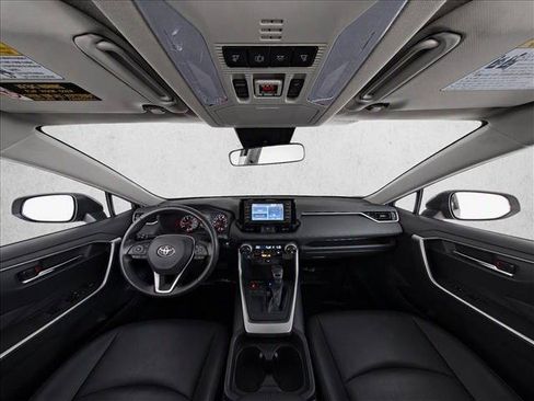 Used 2019 Toyota RAV4 XLE Premium FWD image 21