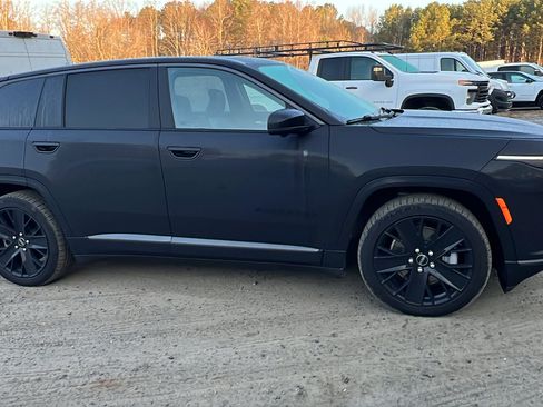 Used 2024 Jeep Wagoneer Launch Edition image 7