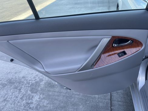 Used 2010 Toyota Camry XLE image 27