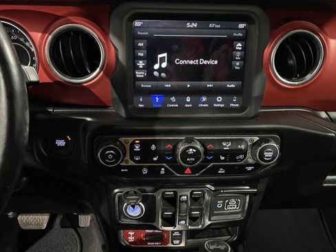 Used 2022 Jeep Wrangler Unlimited Rubicon w/ Steel Bumper Group image 16