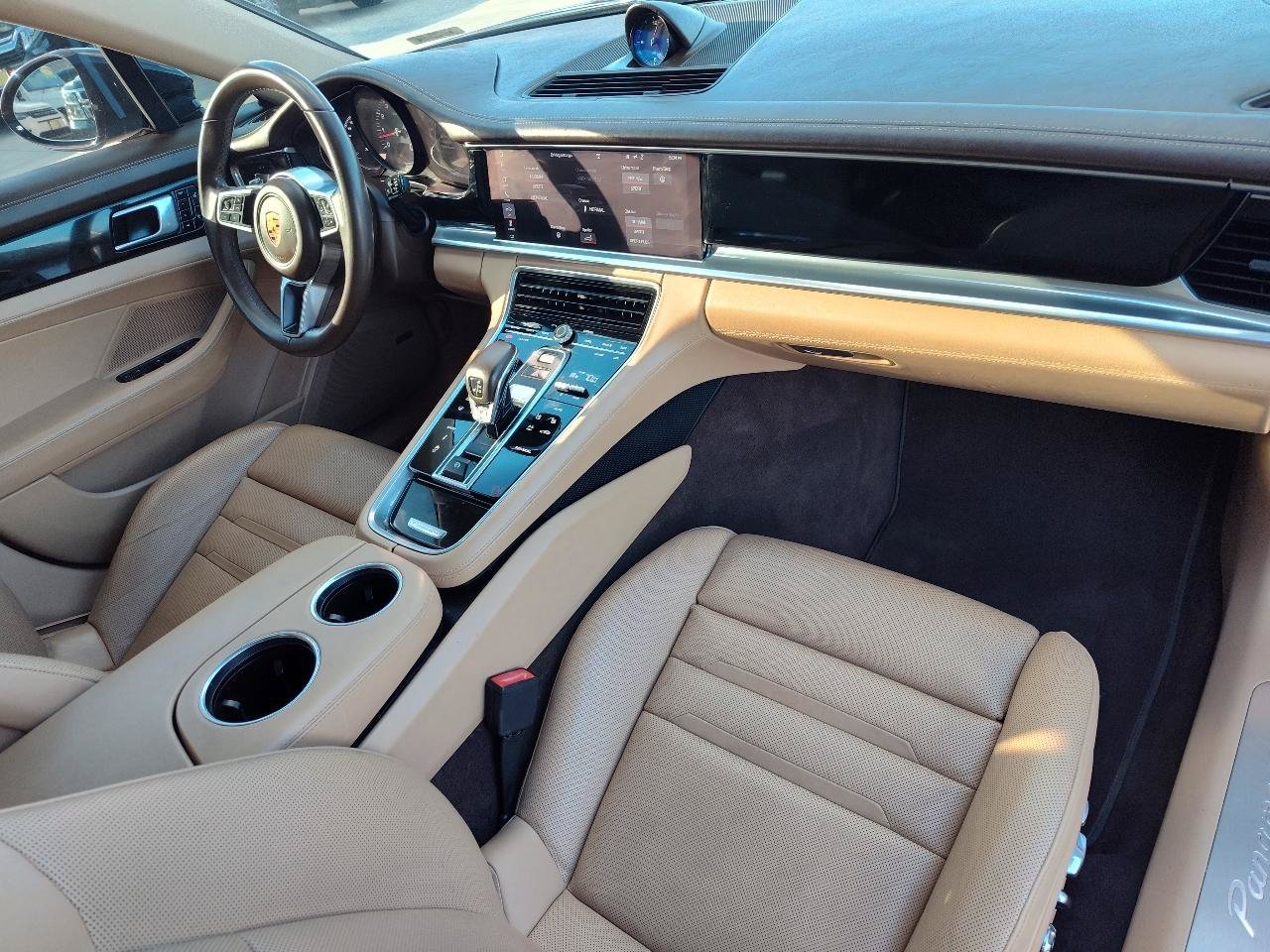 Used 2018 Porsche Panamera RWD image 57