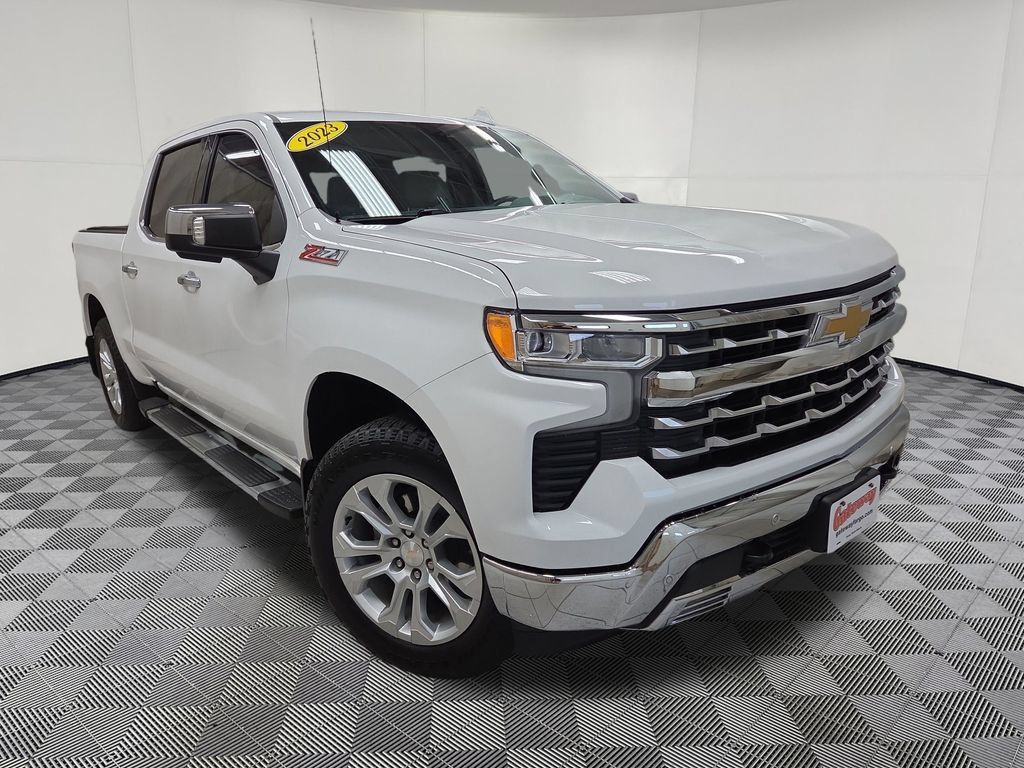Used 2023 Chevrolet Silverado 1500 LTZ w/ LTZ Premium Package AWD/4WD image 3