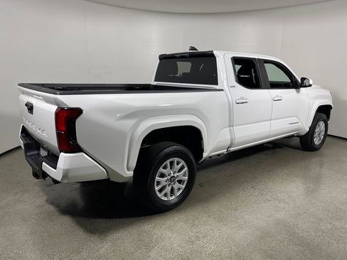 Certified 2025 Toyota Tacoma SR5 image 3