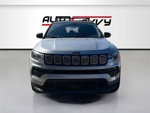 Used 2022 Jeep Compass Latitude AWD/4WD image 2