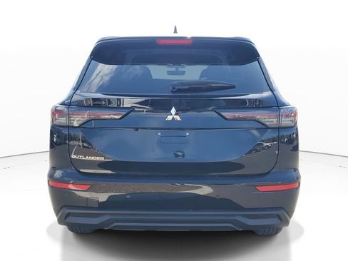 New 2026 Mitsubishi Outlander ES image 6