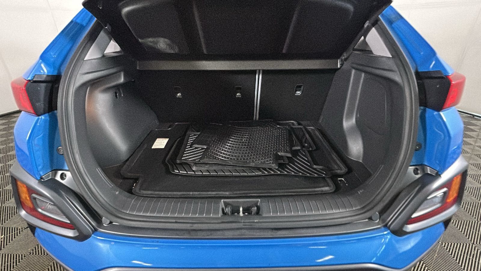 Used 2021 Hyundai Kona Limited AWD/4WD image 32