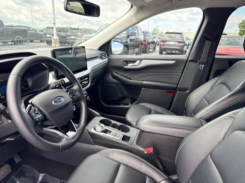 Used 2025 Ford Escape Platinum AWD/4WD image 12