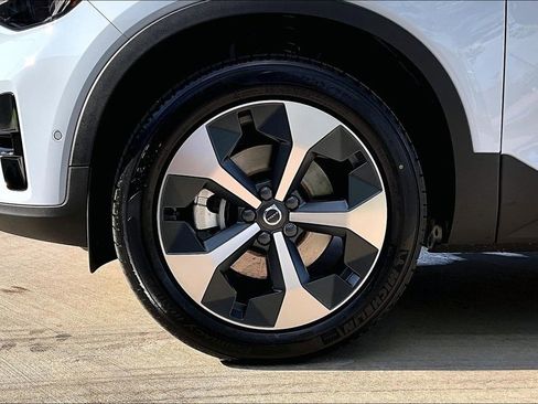 New 2026 Volvo XC40 B5 Plus w/ Protection Package Premier AWD/4WD image 42