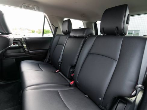 Used 2017 Toyota 4Runner TRD Pro AWD/4WD image 40