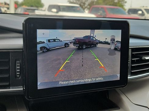 Used 2023 Ford Explorer XLT w/ Equipment Group 202A AWD/4WD image 8