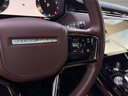 Used 2025 Land Rover Range Rover Sport Dynamic SE image 18